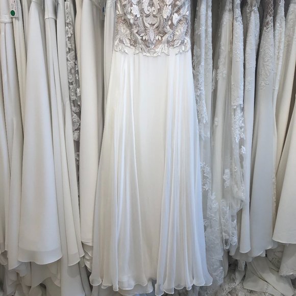 Ivory/nude, sequins and beading, floral lace - Picture 2 of 6